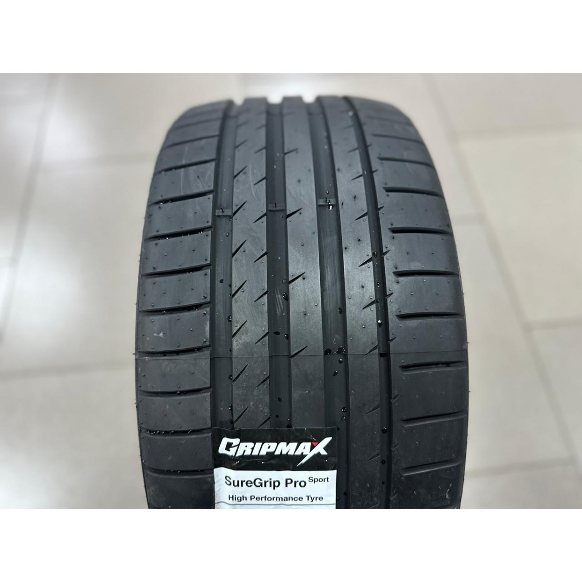 Автошина GRIPMAX 235/40R18 95Y XL SUREGRIP PRO SPORT