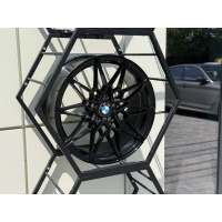 Фото товара - 8/9*19 5*120 ET30/35 72,6 Zumbo Wheels gloss black. Вариант №3