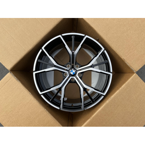 Большое фото товара - 8,5*19 5*120 ET30 72,6 Zumbo Wheels Glossy Black Machine Face, 101017. Вариант №2