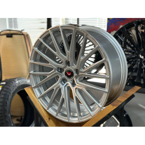 Большое фото товара - 8.5*19 5*112 ET35 66,6 Zumbo WheelsSILVER FACE, 501035. Вариант №4