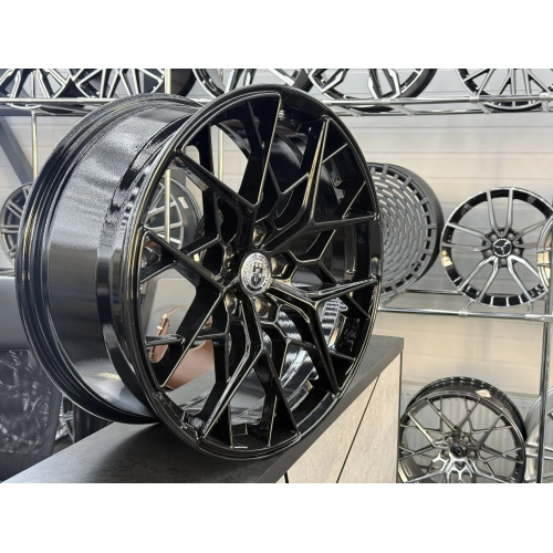 Большое фото товара - 8.5*19 5*114.3 ET35 73,1 Zumbo Wheels gloss black, 501077. Вариант №6