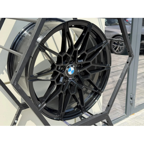 Большое фото товара - 8/9*19 5*120 ET30/35 72,6 Zumbo Wheels gloss black, 501117. Вариант №4
